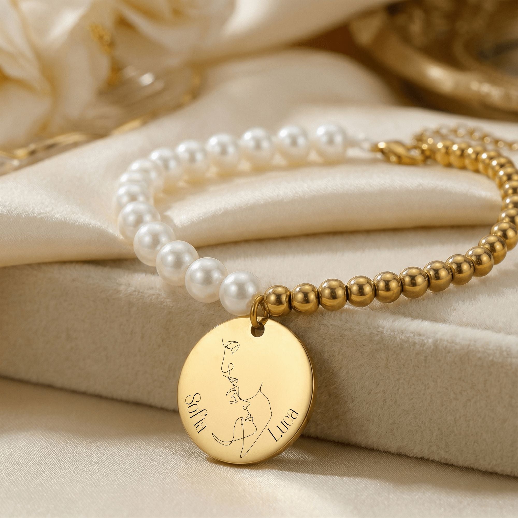 Premium Pearl & Gold Coin Bracelet: Mother of Pearl