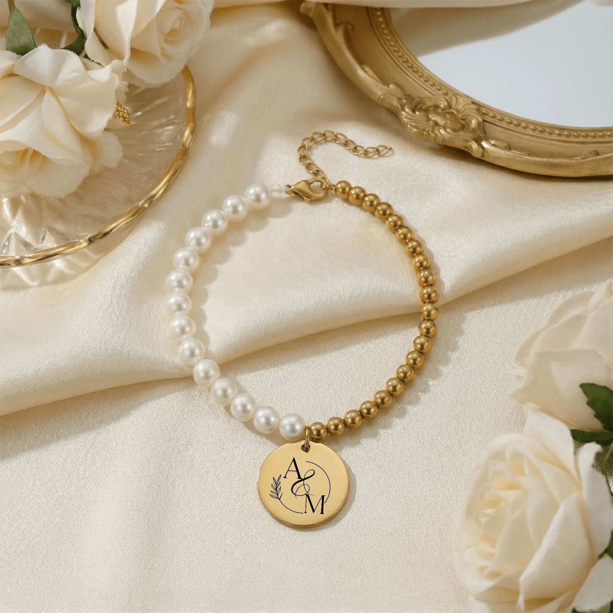 Premium Pearl & Gold Coin Bracelet: Mother of Pearl