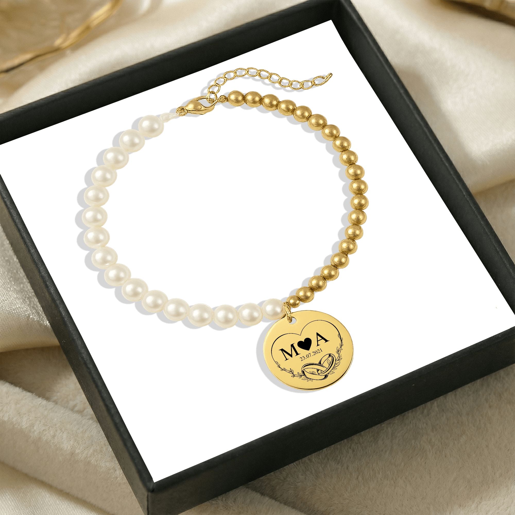 Premium Pearl & Gold Coin Bracelet: Customised message