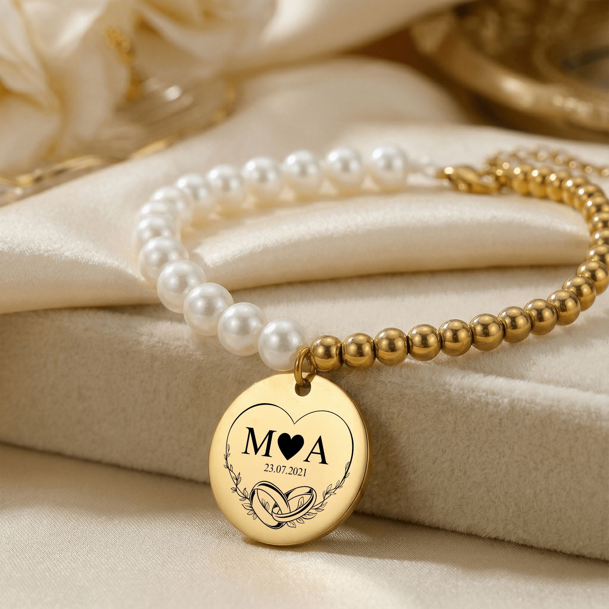 Premium Pearl & Gold Coin Bracelet: Customised message