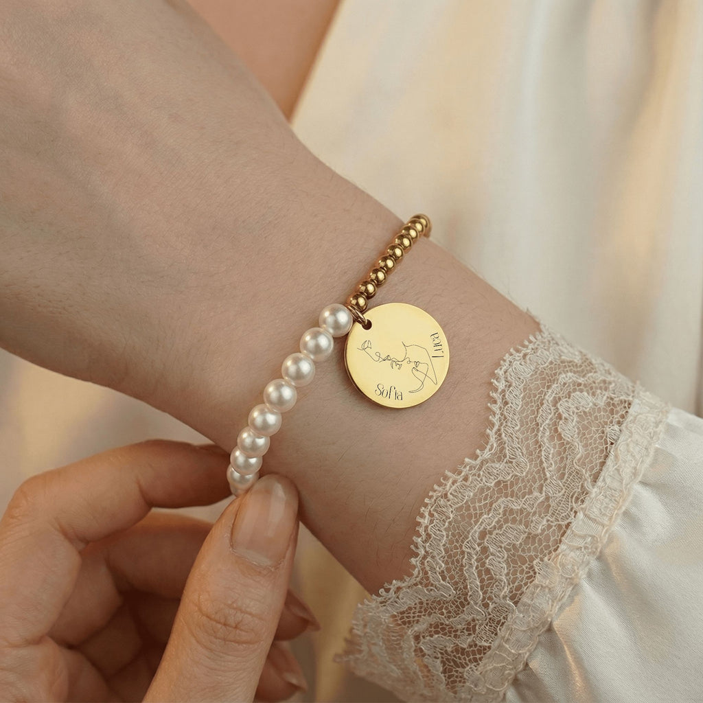 Premium Pearl & Gold Coin Bracelet: Mother of Pearl